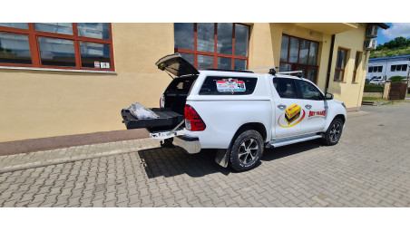 Canopy, winch, winch plate, hood guard installes on Toyota Hilux 2017