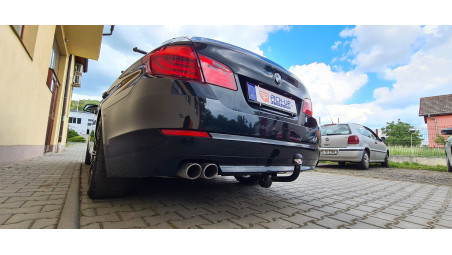 Vonóhorog felszerelése BMW F10-re