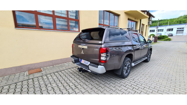 Canopy, cargo bar installed on Mitsubishi L200 2021