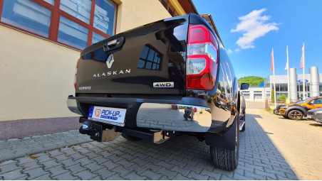 Roll cover, rollbar, towing hook installed on Renault Alaskan