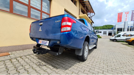 Bed liner, rail guard, skid plate, towing hook installed on Mitsubishi L200