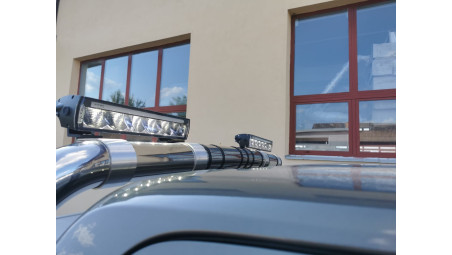 Roll cover, spot lights installed on Toyota Hilux 2021