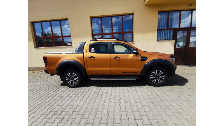 Sárvédők, csörlő-csörlőtartó, motorháztető és ablakterelő felszerelése a Ford Ranger 2020-ra