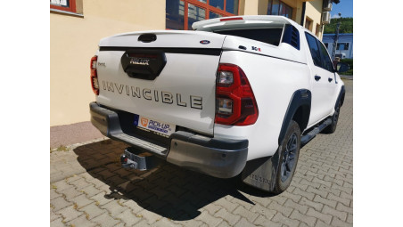 A fedél típusú platófedő felszerelése a Toyota Hilux 2020-ra