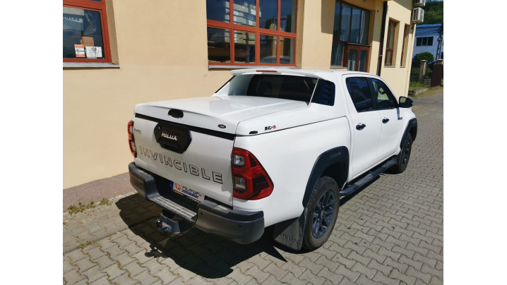 A fedél típusú platófedő felszerelése a Toyota Hilux 2020-ra