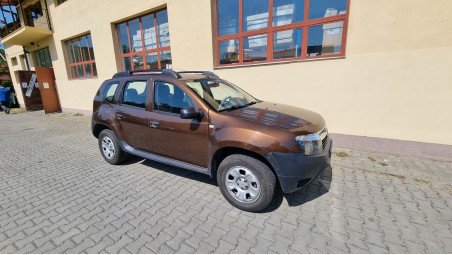 Carlig de remorcare pe Dacia Duster 2011