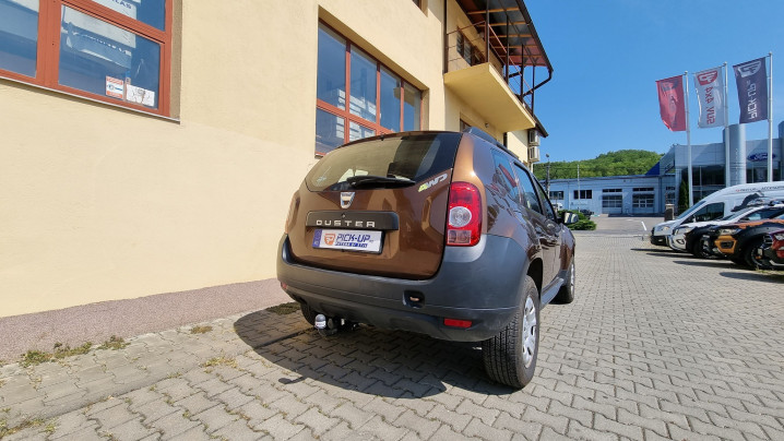 Carlig de remorcare pe Dacia Duster 2011
