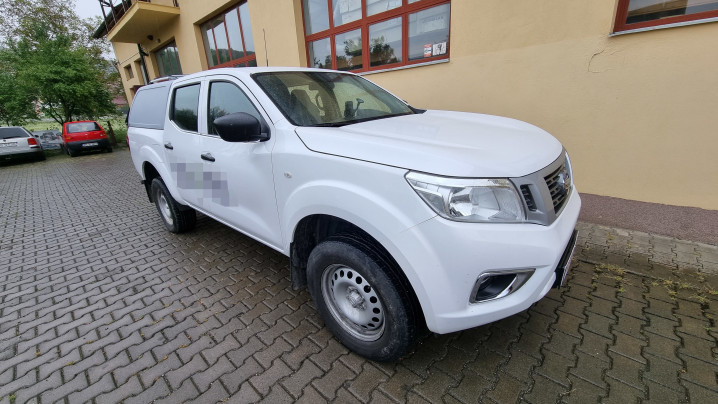 Keménytető / Felépítmény telepítés a 2020-as Nissan Navara NP300-ra
