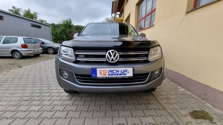 Keménytető, ablakterelő és motorháztető beszerelése a Volkswagen Amarok 2013-ra