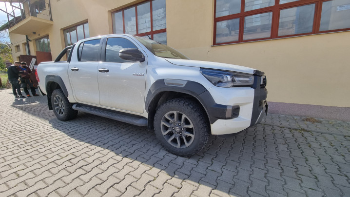 Montare Laderaumauskleidung, rulou bena, ladite utilitare pe Toyota Hilux 2020