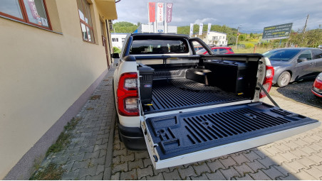 Montare Laderaumauskleidung, rulou bena, ladite utilitare pe Toyota Hilux 2020