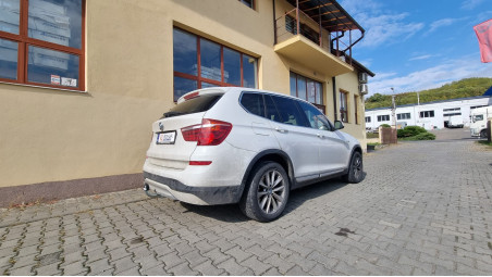 A vonóhorog felszerelése a BMW X3-ra