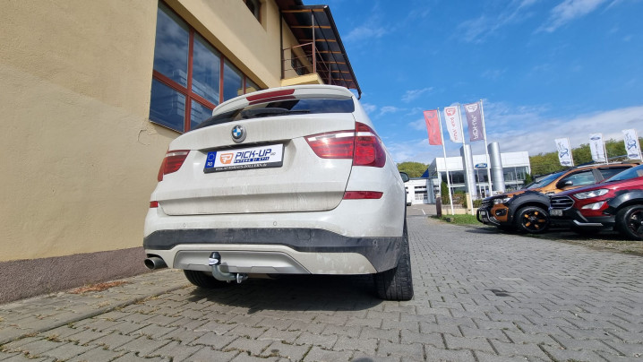 Montare carlig de remorcare pe BMW X3