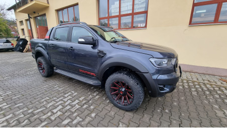 Raptor style grille installed on Ford Ranger 2019