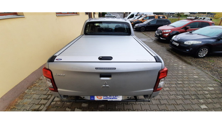 Roll cover, bullbar , hood guard installed on Mitsubishi L200 2020