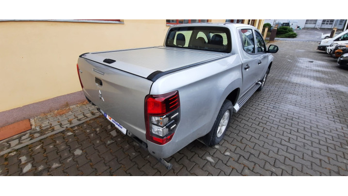 Roll cover, bullbar , hood guard installed on Mitsubishi L200 2020