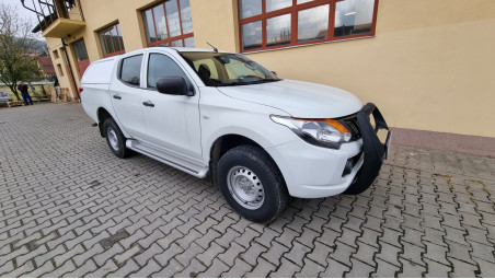 Canopy, bullbar installed on Mitsubishi L200 2017