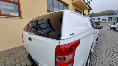 Canopy, bullbar installed on Mitsubishi L200 2017
