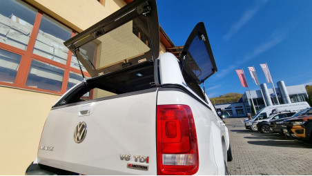 Canopy, hood guard installed on Volkswagen Amarok