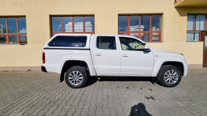 Keménytető és motorháztető terelő beszerelése Volkswagen Amarokra