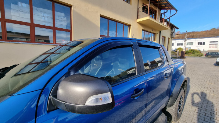 Montare deflector capota, deflector geam si carlig de remorcare pe Ford Ranger Raptor 2019