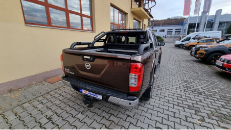Bukócső, csörlő, bukócső, oldalküszöb felszerelése a Nissan Navara NP300 2019-re