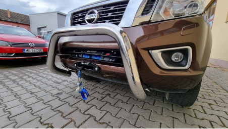 Bukócső, csörlő, bukócső, oldalküszöb felszerelése a Nissan Navara NP300 2019-re