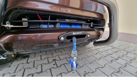 Rollbar, winch, bullbar, side steps installed on Nissan Navara NP300 2019