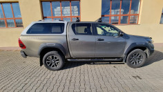 Canopy, hood guard, side steps, cross bars installed on Toyota Hilux 2020