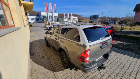 Montare hardtop, deflector capota, prag lateral, bare transversale pe Toyota Hilux 2020