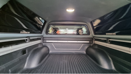 Montare hardtop si capitonaj bena pe Nissan Navara NP300