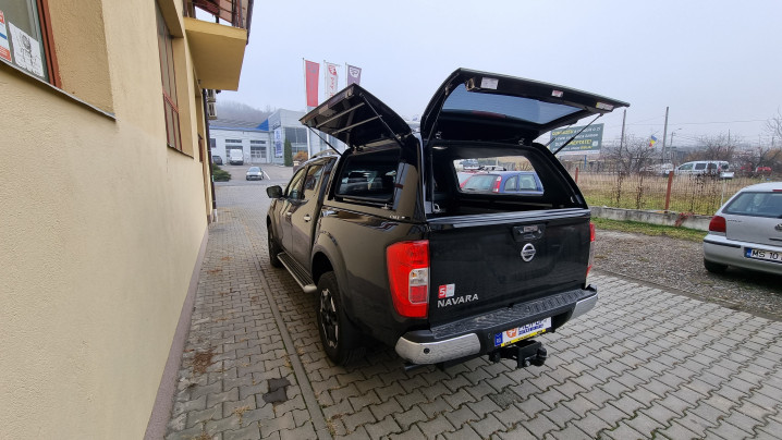 Canopy, bed liner installed on Nissan Navara NP300