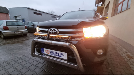Montare rulou de bena, capitonaj bena, bullbar, deflectoare, reflectoare pe Toyota Hilux 2017