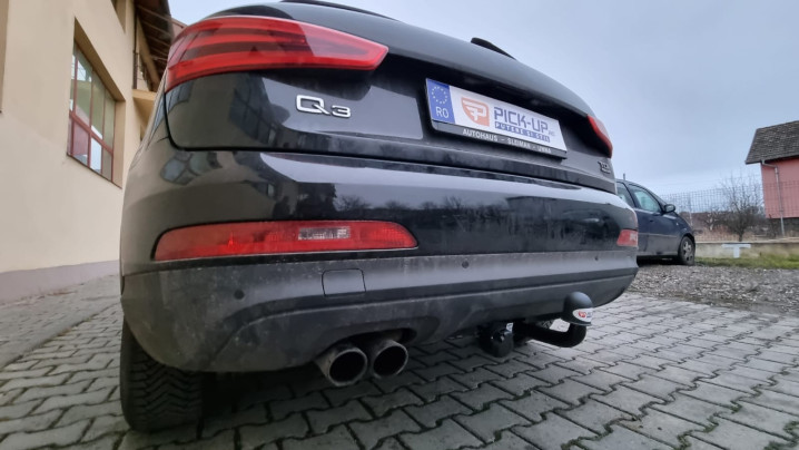 Vonóhorog felszerelése az Audi Q3-ra