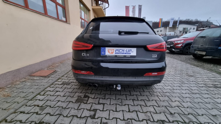 Towing hook instaled on Audi Q3