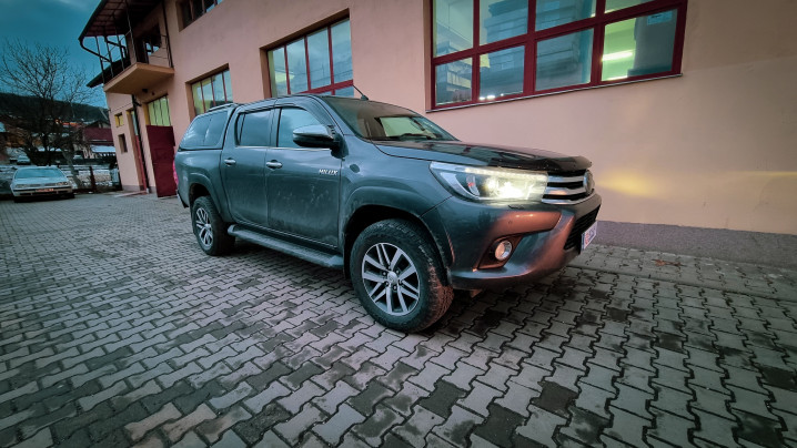 Montare hardatop si ladite utilitare pe Toyota Hilux 2016