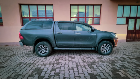 Montare hardatop und ladite utilitare pe Toyota Hilux 2016