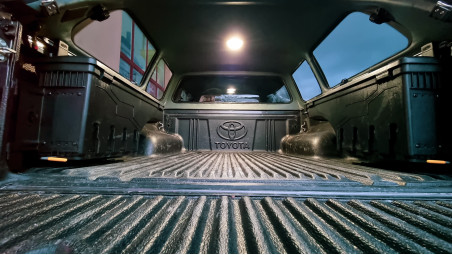 Canopy, swing cases installed on Toyota Hilux 2016