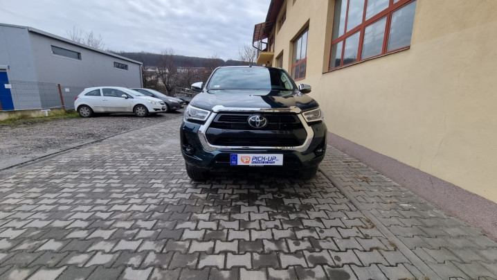 Montare hardtop si praguri Toyota Hilux 2021
