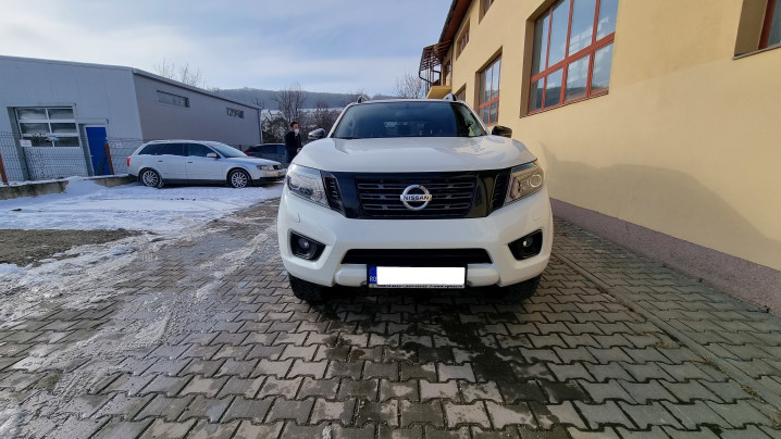 Keménytető, csúszó tálca, ablak terelő beszerelése Nissan Navara NP300 2020