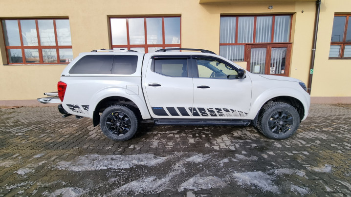 Montare hardtop, tava culisanta, deflector geam pe Nissan Navara NP300 2020