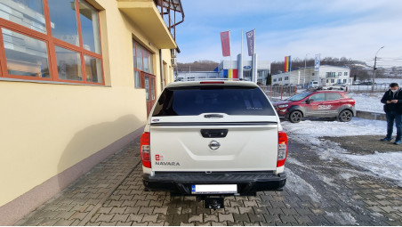 Montare hardtop, tava mitlisanta, deflector geam pe Nissan Navara NP300 2020