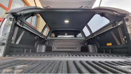 Montare hardtop, Laderaumauskleidung, deflector capota pe Toyota Hilux 2022