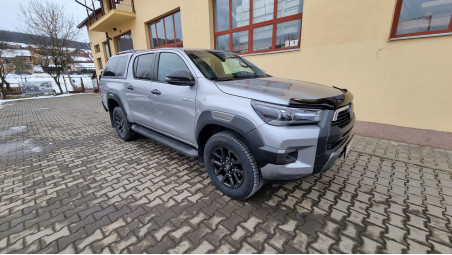 Montare hardtop, capitonaj bena, deflector capota pe Toyota Hilux 2022
