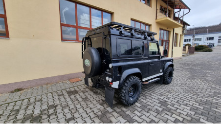 Roof-Rack, Led Bar installed on Landrover Defender