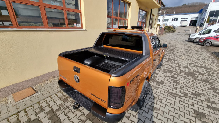 Roll cover, hood guard installed on Volkswagen Amarok 2013