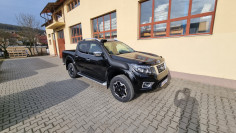 Motorháztető burkolat, légzőcső, motorháztető terelő, haspáncélok felszerelése a Nissan Navara NP300 2020-ra