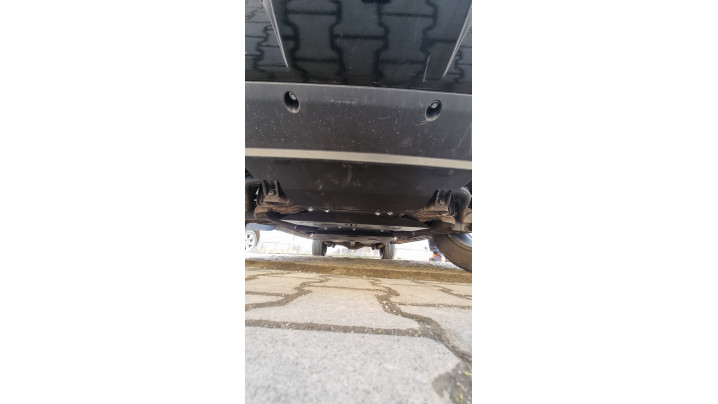 Bed liner, snorkel, hood guard, skid plates installed on Nissan Navara Np300