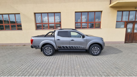 Bukócső és bukócső felszerelése a Nissan Navara NP300 2019-re