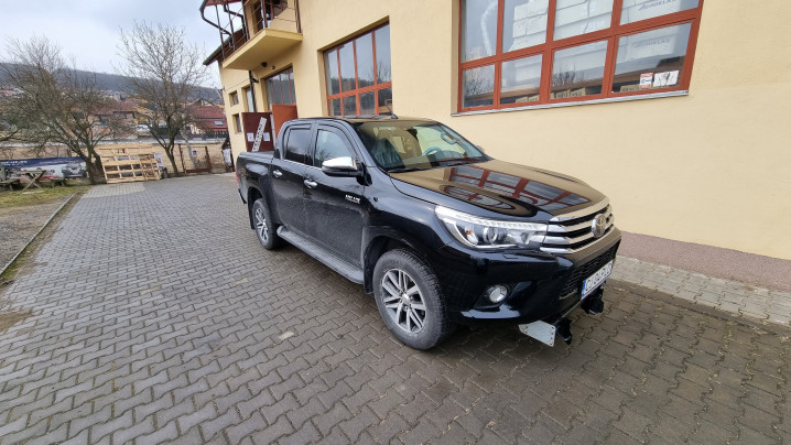 Montare capitonaj de bena und rulou de bena pe Toyota Hilux 2017